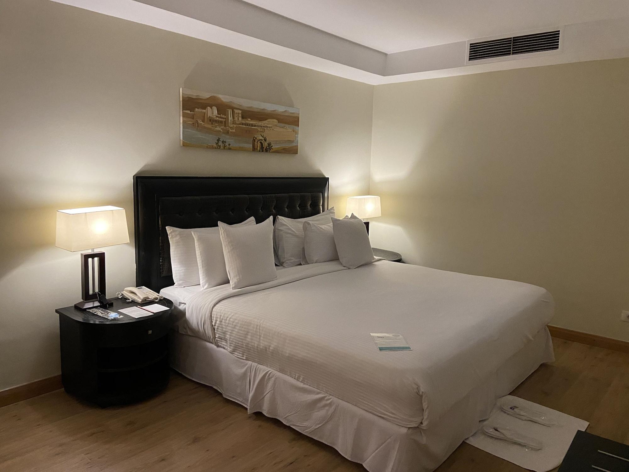 Barcelo Cairo Pyramids Hotel Giza Exterior photo