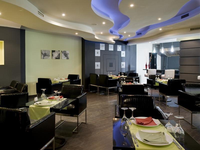 Barcelo Cairo Pyramids Hotel Giza Exterior photo