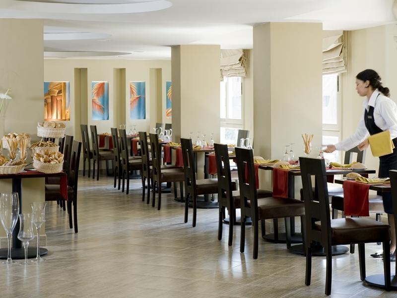 Barcelo Cairo Pyramids Hotel Giza Exterior photo